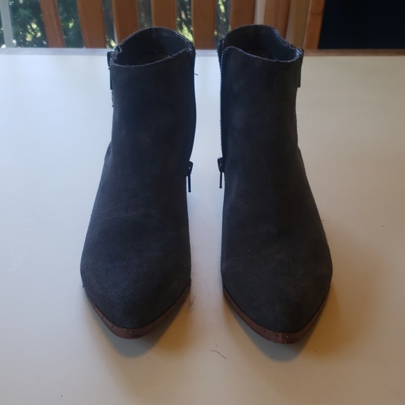 Gray suade Bleeker & Bond Booties. Size 7.5 - Picture 3 of 7